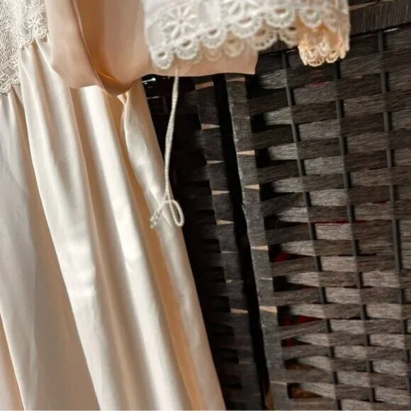 Christian Dior vintage union label nightgown with lace bib style small - Picture 8 of 10